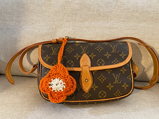 Vivienne AirPods Case Bag Charm