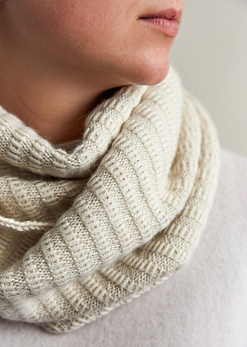 Ravelry: Floats Cowl pattern by Purl Soho