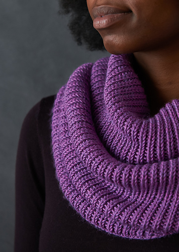 Ravelry: Soft + Cushy Cowl pattern by Purl Soho