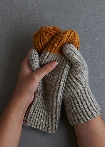 Twisted Rib Hat + Mittens In Cashmere Merino Bloom photo 3