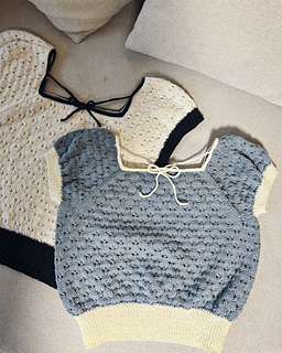 white&black - size② 
blue&white - size① 