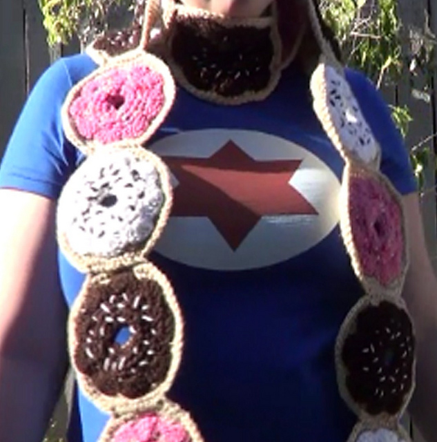 Ravelry Donut Scarf pattern by Amanda Ballard