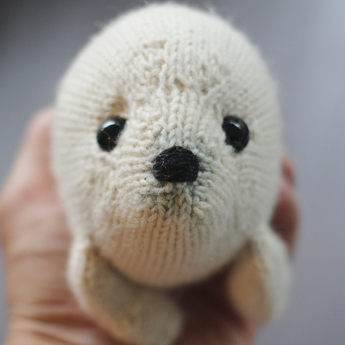 Ravelry: Harp Seal pattern by Rachel Borello Carroll