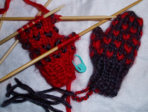 Tiny Thrummed mitten photo 1