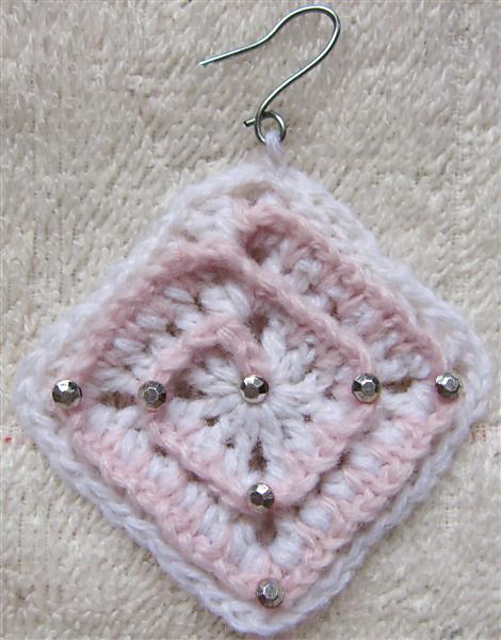 Ravelry: Earrings 6 – Spiral Granny Square pattern by Rainbow Dandelion