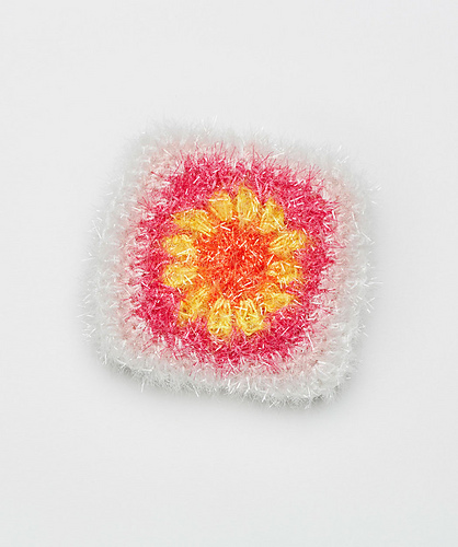 Flower Granny Square Scrubby photo 3