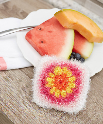 Flower Granny Square Scrubby photo 1