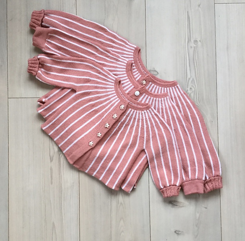 Babyjakke på tvers/Baby cardigan - 
