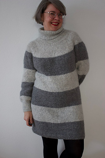 Schnittwechsel
Miukko Jumper zum Kleid verlängert , nicht in der Anleitung enthalten