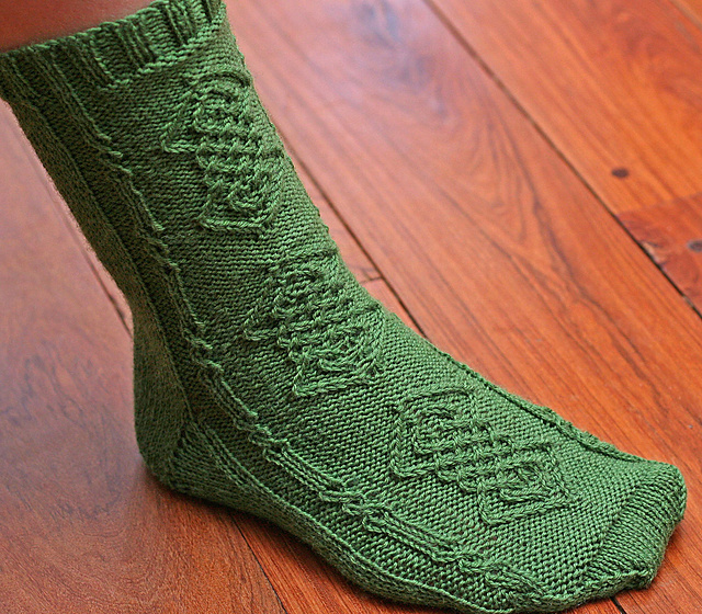 Ravelry Irish Knot Sock pattern by Teresa Rosello