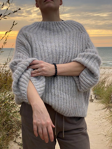Ravelry: Ruke Latte sweater pattern by Neringa Ruke