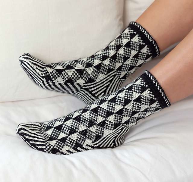Ravelry Optical Illusion Socks pattern by Laura Farson
