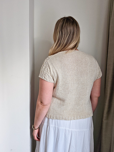 Laulu v-neck tee - Sari Nordlund