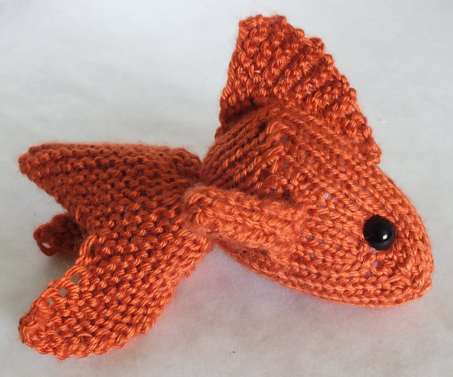 Ravelry Goldfish pattern by Scarlett Royal