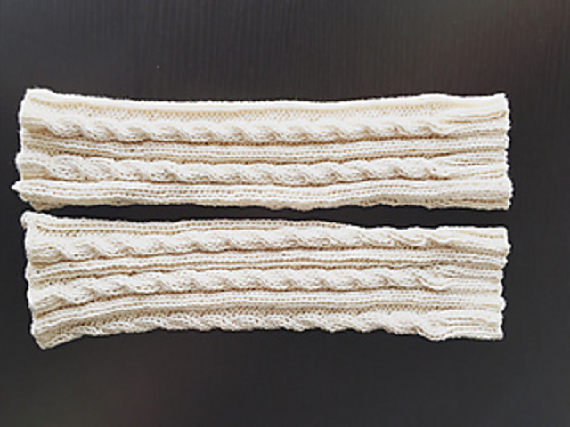 21.cable leg warmer