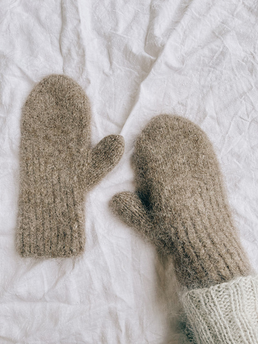 Tova sammen votter - Strikkesoffe by Sofie Hågensen