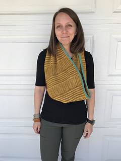 Medium cowl in 2 colors with 2 contrast color applied icord edges 