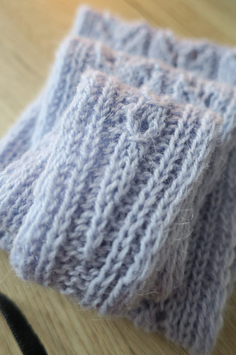 Tiny Leaves Sjal - Karolina Wesolek