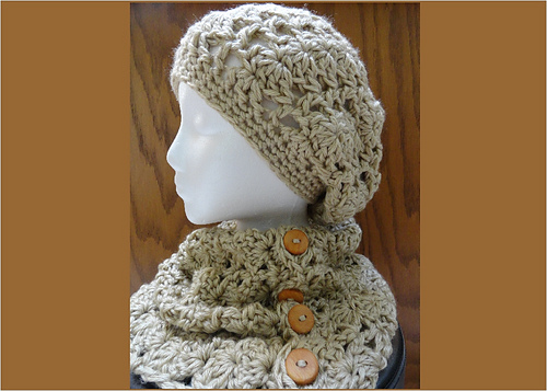 Chunky Lace Cowl and Beanie photo 3