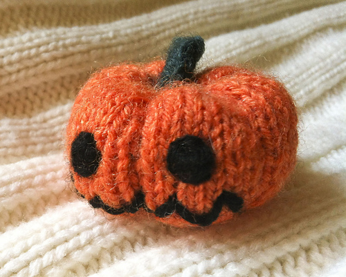 Knitted Jack O' Lantern photo 4