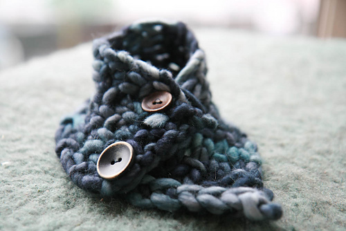 The Triangle Cowl for Tiny Creatures photo 6