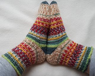 Universal Vanilla Socks Pattern [Works for Any Yarn & Size] - Knitgrammer