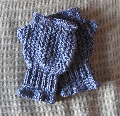 Fence Rail Hat & Mitts photo 3