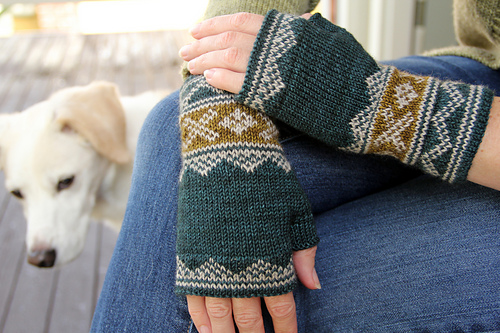 Ravelry: Lusekofte-sque Mitts pattern by Mary Rourke