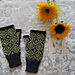 Geometric Sunflower Mitts pattern 