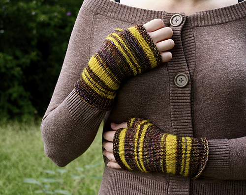 Bee's Knees Fingerless Gloves photo 2
