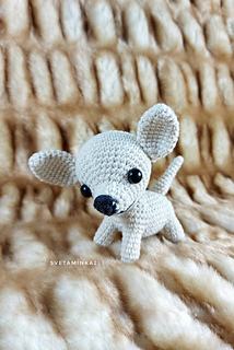 Kawaii-style Chihuahua with big head/small body proportions.