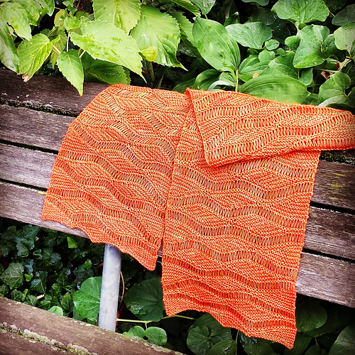 Ravelry Wellengang Short Row Scarf pattern by Sybil R