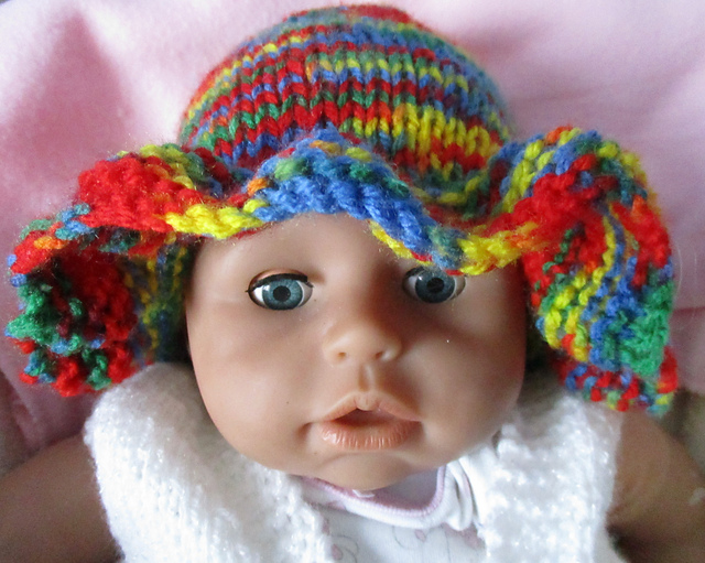 Ravelry Rainbow Baby Hat pattern by taffylass knits