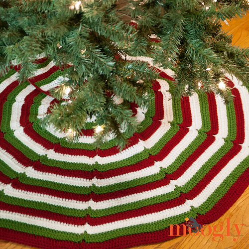 Happy Holidays Tree Skirt photo 1