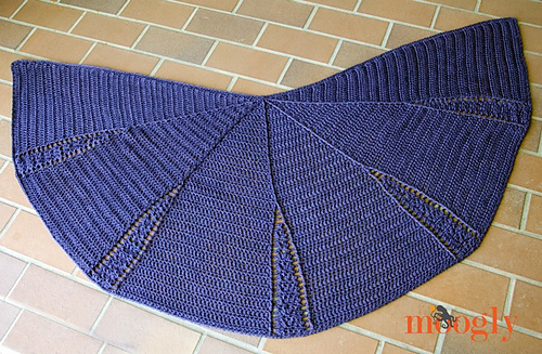 Branching Out Shawlette photo 2