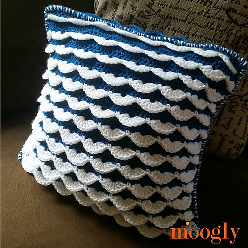 Reversible Ruffle Pillow photo 1