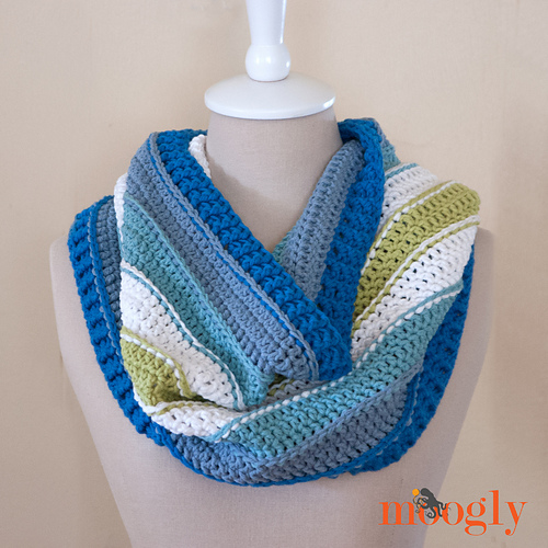 All Grown Up Cowl photo 3