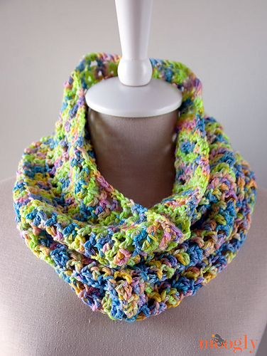 Splash of Spring Cowl photo 1