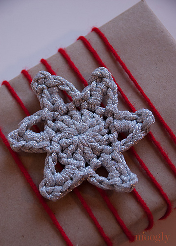 Glittery Crochet Stars in 2 Rounds photo 4