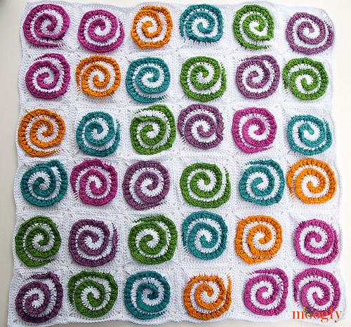 Modern Rose Afghan photo 1