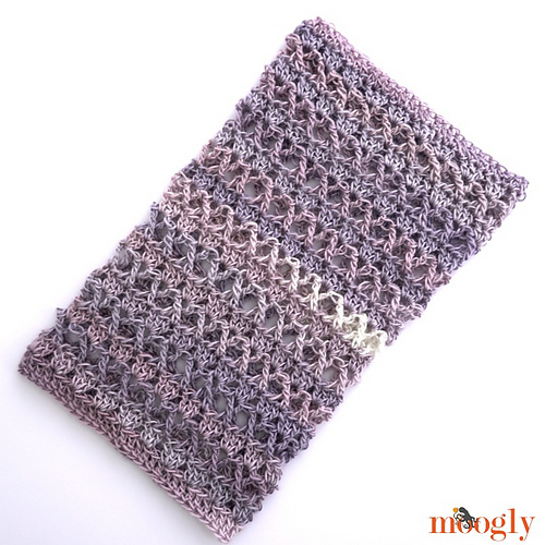 Lavender Kisses Cowl photo 2