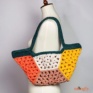 Ravelry: Granny Hex Tote pattern by Tamara Kelly