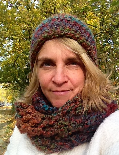 Stavs autumn infinity scarf and hat photo 1
