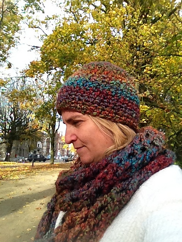 Stavs autumn infinity scarf and hat photo 2