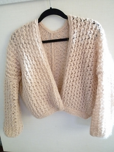 p.32 Angora Lace Top 다른 모습 1