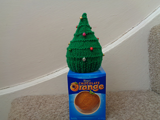 Ravelry: Christmas Tree Chocolate Orange Cover pattern by marianna mel