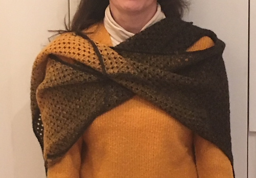 Gradient Granny multi-triangular shawl photo 2