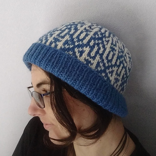 Folded brim, no pompom