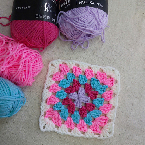 Granny Square CHRISTMAS TREE photo 3