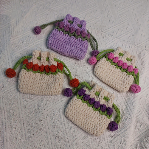 Tulip Pouch Bag photo 4